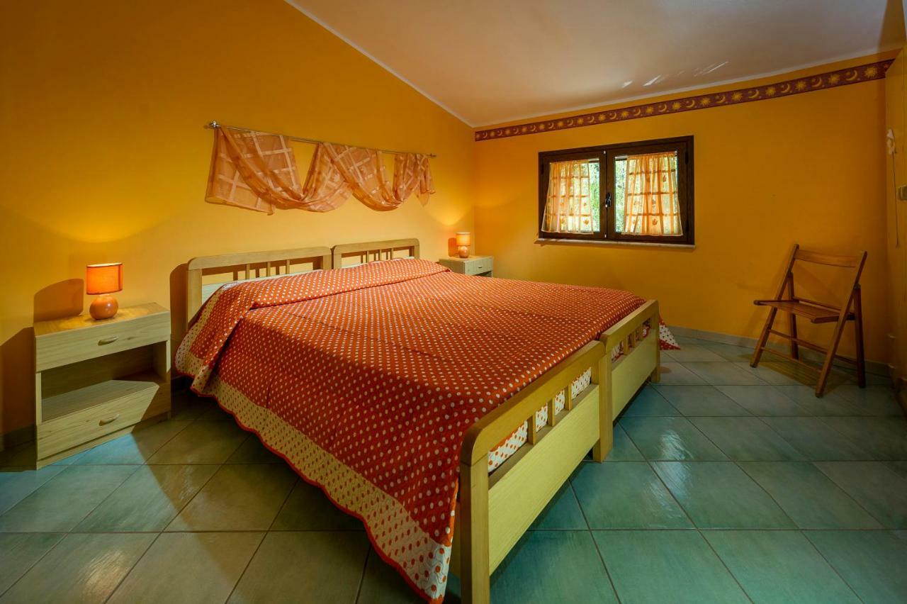 Villa Oasi Del Relax 卡斯泰拉马莱 外观 照片