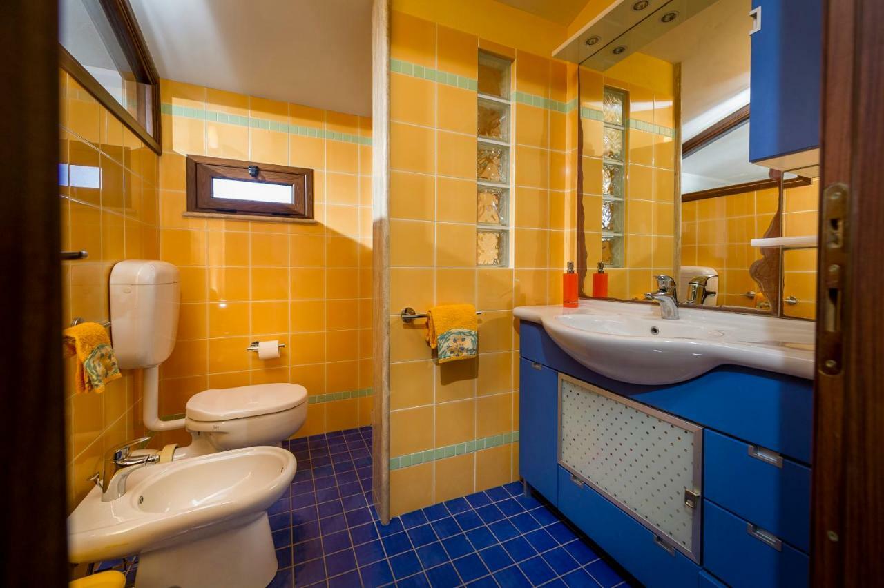 Villa Oasi Del Relax 卡斯泰拉马莱 外观 照片
