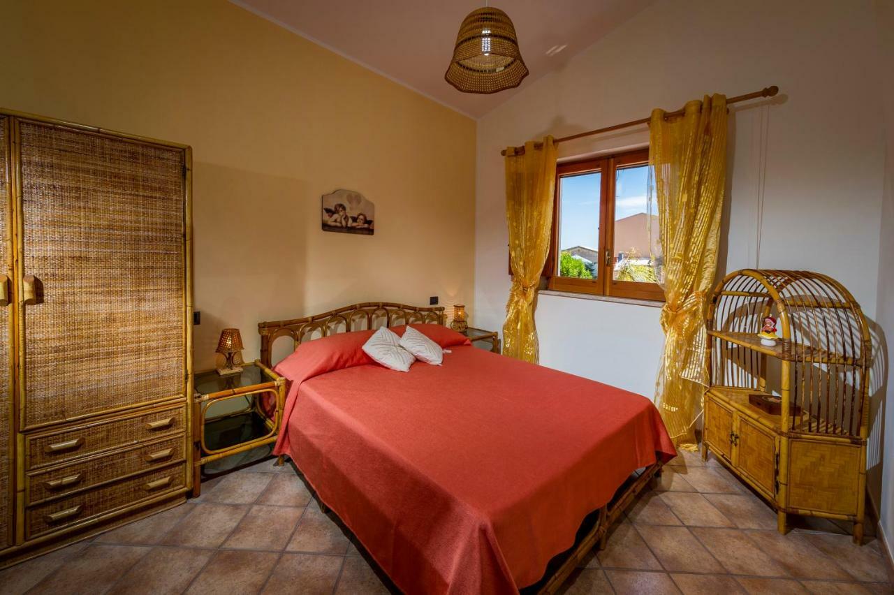 Villa Oasi Del Relax 卡斯泰拉马莱 外观 照片