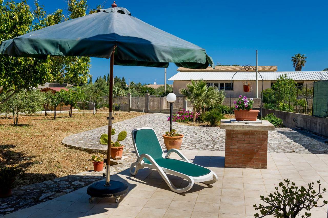 Villa Oasi Del Relax 卡斯泰拉马莱 外观 照片