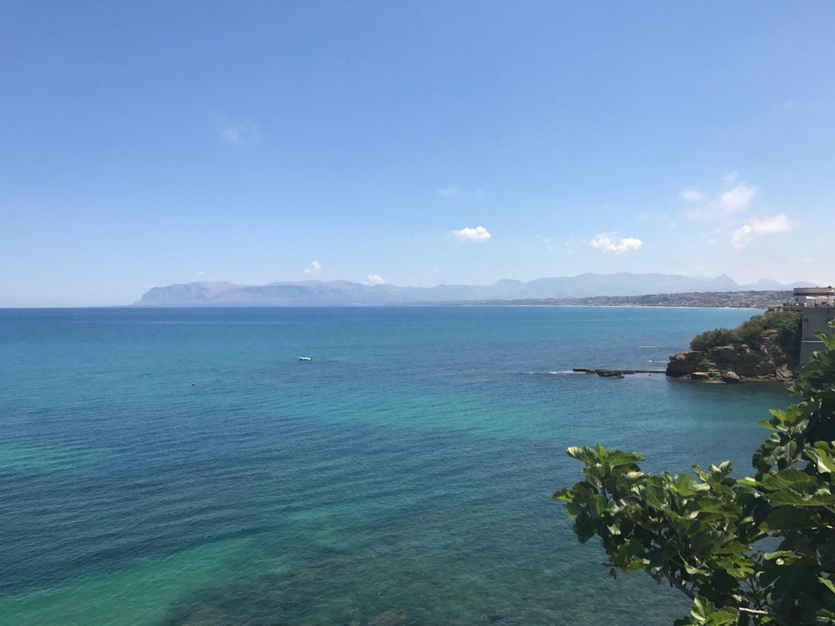 Villa Oasi Del Relax 卡斯泰拉马莱 外观 照片
